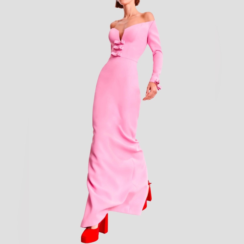 Nihan Peker Pink “Lolita” Off-the-Shoulder Gown (40)